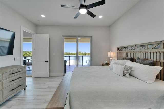 935 Chipaway Dr, Apollo Beach, FL 33572 - bedroom with access to exterior, recessed lighting, light wood-type flooring, a ceiling fan, and baseboards