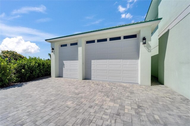 935 Chipaway Dr, Apollo Beach, FL 33572 - view of garage