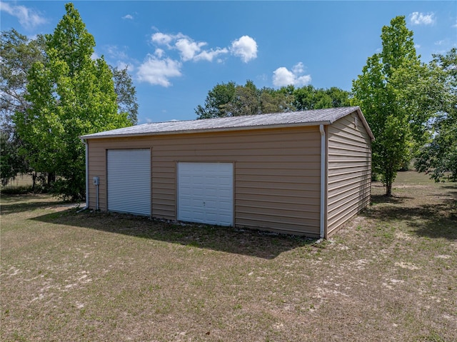 view of detached garage