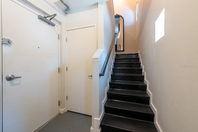 5008 S Macdill Ave Unit 10, Tampa, FL 33611 - view of staircase