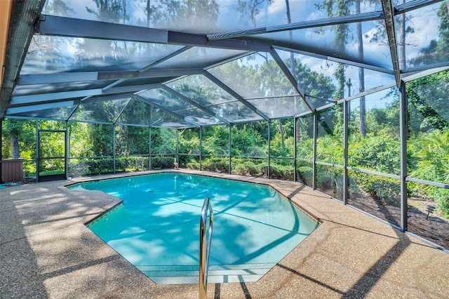 10 Greenhaven Cir, Oldsmar, FL 34677 - swimming pool featuring a lanai and a patio area