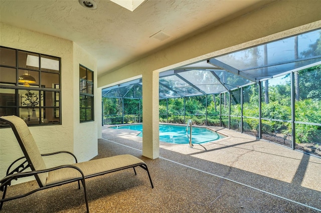 10 Greenhaven Cir, Oldsmar, FL 34677 - swimming pool with a patio and a lanai