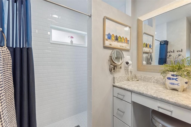 1395 S Lake Reedy Blvd, Frostproof, FL 33843 - full bathroom featuring a tile shower and vanity