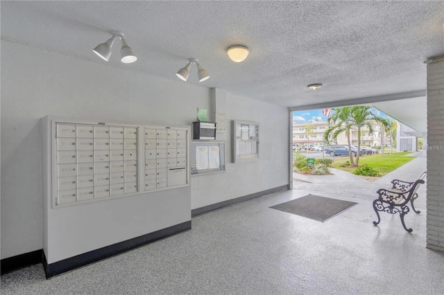 5660 80th St N Unit C101, Saint Petersburg, FL 33709 - surrounding community featuring mail area