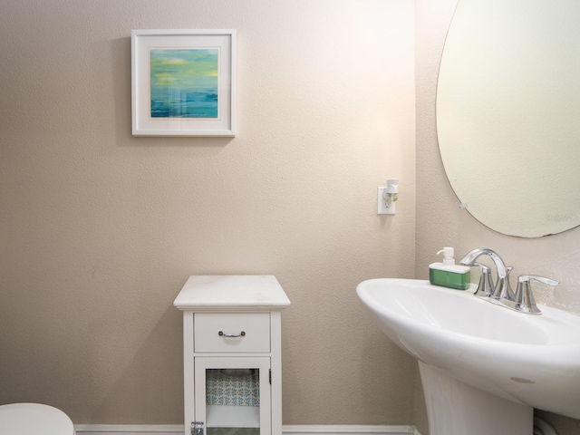 311 Vista Cruiser Ln, Oldsmar, FL 34677 - bathroom with a sink and toilet