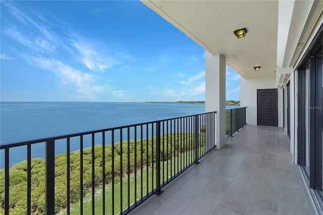 433 Mariner Dr Unit 433, Tarpon Springs, FL 34689 - balcony featuring a water view