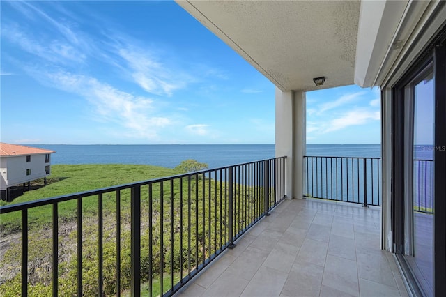 433 Mariner Dr Unit 433, Tarpon Springs, FL 34689 - balcony featuring a water view
