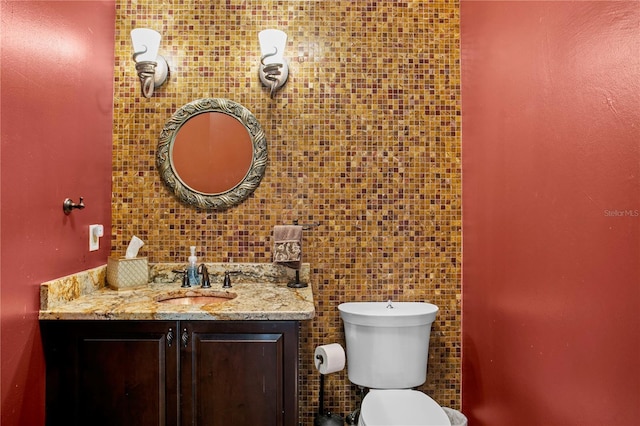 1102 Merry Water Dr, Lutz, FL 33548 - bathroom with vanity and toilet
