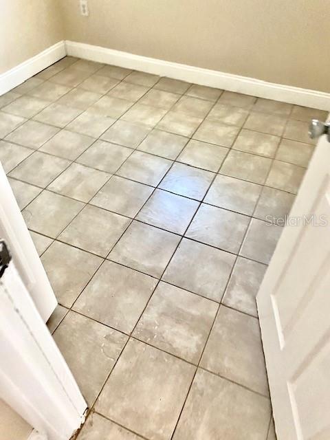 room details with baseboards