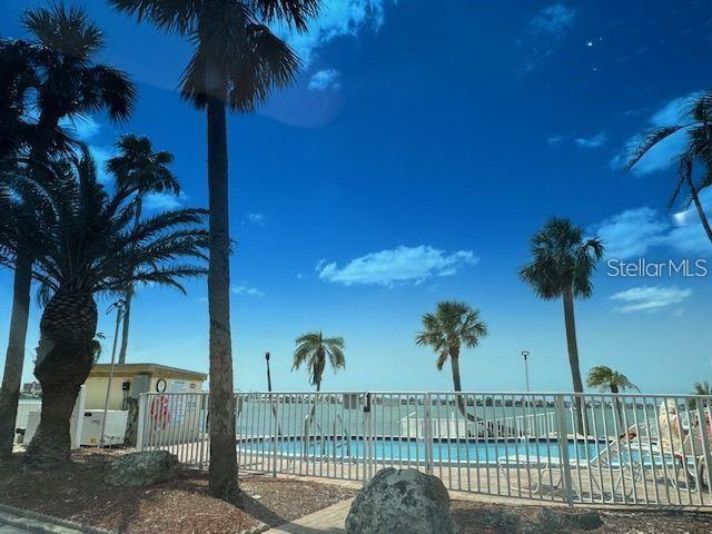 4725 Cove Cir Unit 604, Saint Petersburg, FL 33708 - view of community pool