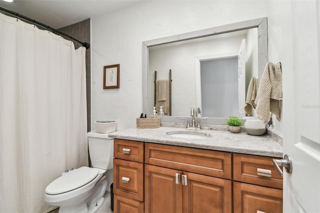 1735 Maryland Ave NE, Saint Petersburg, FL 33703 - bathroom featuring toilet, vanity, and a shower with shower curtain