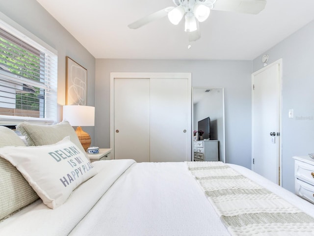 1700 25th St N, Saint Petersburg, FL 33713 - bedroom with a ceiling fan and a closet