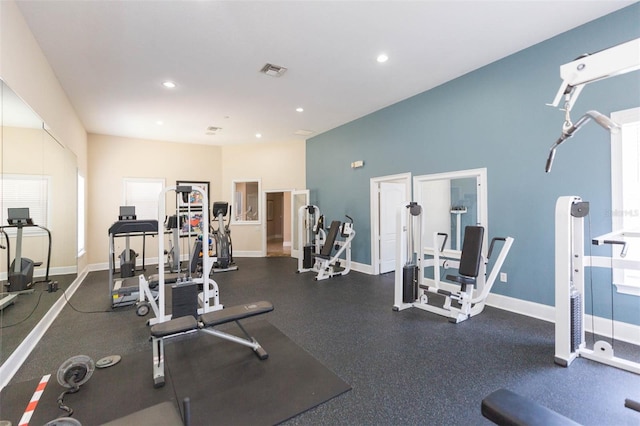 10473 Villa View Cir, Tampa, FL 33647 - workout area featuring visible vents, recessed lighting, and baseboards