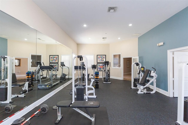 10473 Villa View Cir, Tampa, FL 33647 - workout area with baseboards, recessed lighting, and visible vents