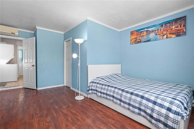 1099 7th Ave NE, Largo, FL 33770 - bedroom with crown molding, baseboards, and wood finished floors