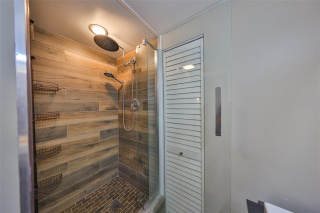 2627 2nd Ct, Palm Harbor, FL 34684 - full bath featuring a shower stall