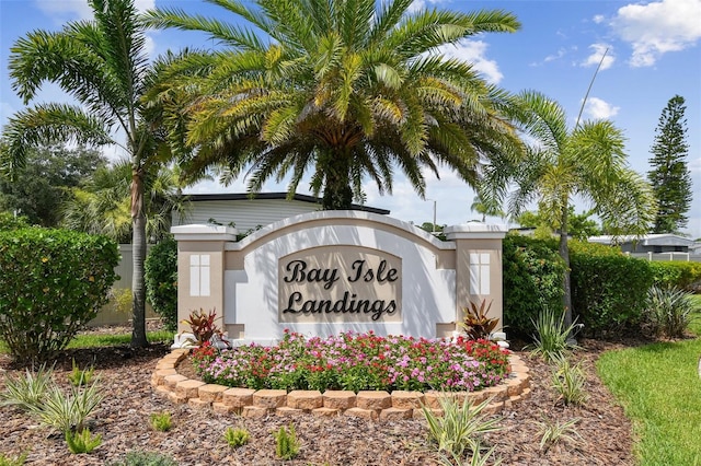 view of community / neighborhood sign
