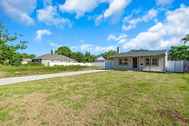 2511 18th Ave N, Saint Petersburg, FL 33713 - single story home featuring fence, driveway, and a front yard