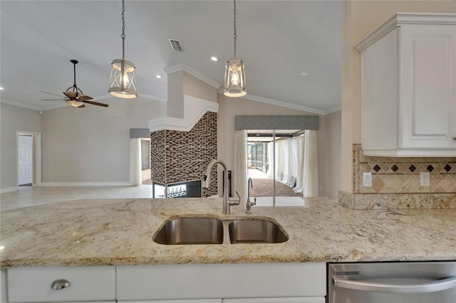 1601 Westerly Dr, Brandon, FL 33511 - kitchen featuring visible vents, ornamental molding, a sink, and dishwasher