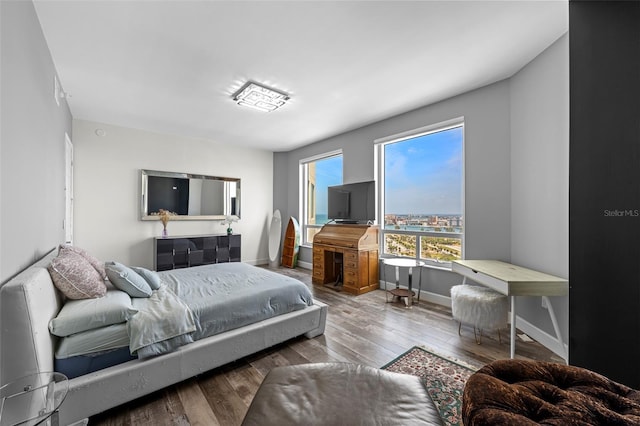1170 Gulf Blvd Unit 2101, Clearwater Beach, FL 33767 - bedroom with wood finished floors and baseboards