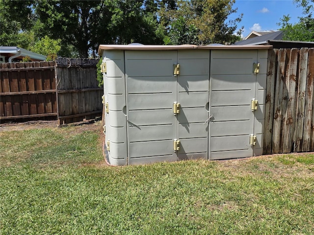view of outdoor structure with an outdoor structure and fence