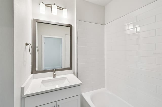 2123 1st Ave N, Saint Petersburg, FL 33713 - bathroom with vanity and shower / bath combination