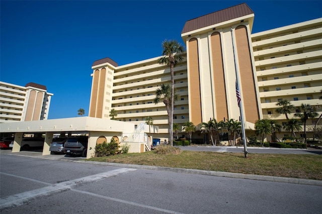 4725 Cove Cir Unit 601, Saint Petersburg, FL 33708 - view of property with covered parking