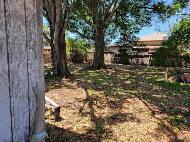 4708 W Ballast Point Blvd, Tampa, FL 33611 - view of yard with fence