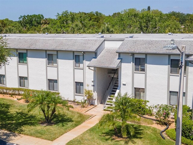 112 W Cypress Ct, Oldsmar, FL 34677 - view of building exterior with stairs