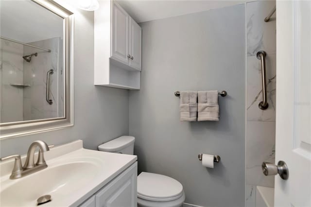 112 W Cypress Ct, Oldsmar, FL 34677 - bathroom with vanity, a shower, and toilet