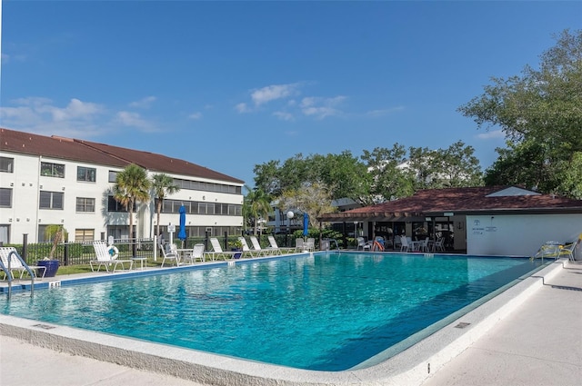 2595 Countryside Blvd Unit 8205, Clearwater, FL 33761 - pool with fence