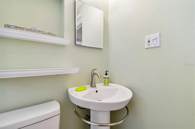 3626 17th St N, Saint Petersburg, FL 33713 - bathroom featuring toilet and a sink