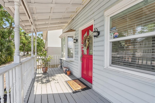 757 32nd Ave N, Saint Petersburg, FL 33704 - wooden deck featuring a porch