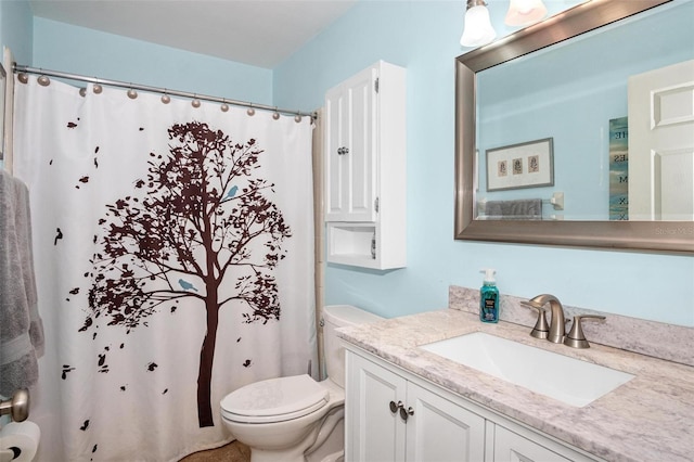 full bath featuring toilet, a shower with shower curtain, and vanity