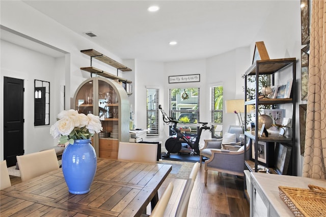 dining space featuring recessed lighting, dark wood-style floors, and visible vents