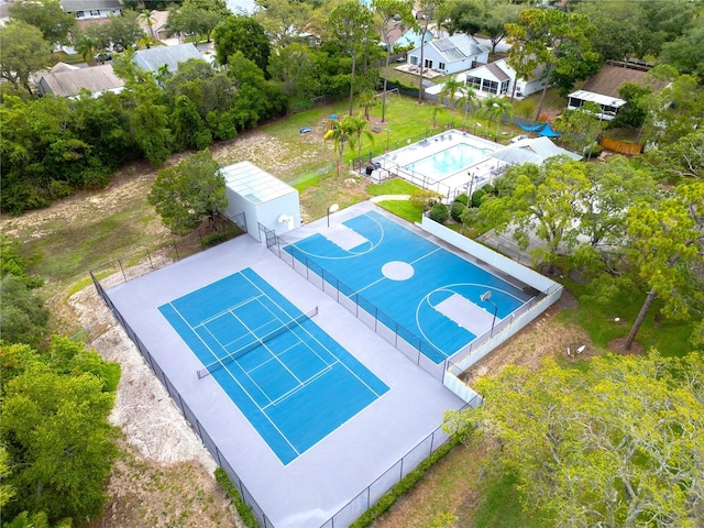 1424 Ridge Shore Dr, Tarpon Springs, FL 34689 - aerial view of a pool