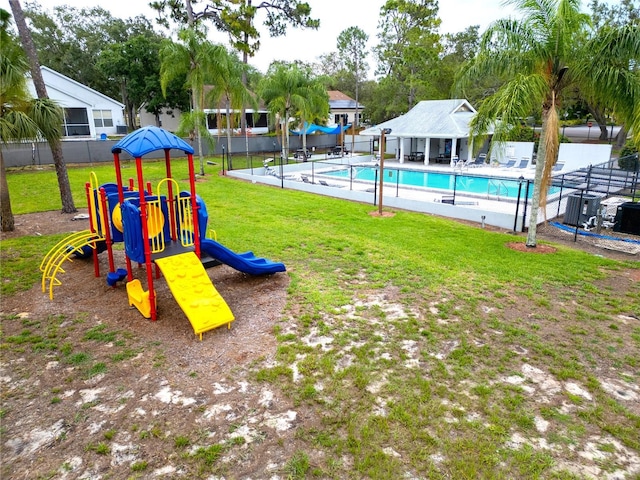 1424 Ridge Shore Dr, Tarpon Springs, FL 34689 - communal playground with a community pool