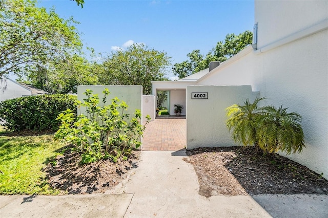 4002 Cypress Ct Unit 4002, Tampa, FL 33618 - view of gate featuring fence