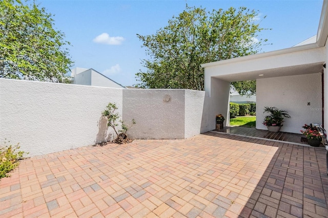 4002 Cypress Ct Unit 4002, Tampa, FL 33618 - view of patio / terrace with fence