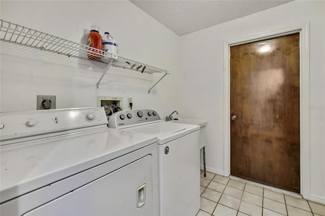 883 N Hollywood Cir, Crystal River, FL 34429 - laundry area featuring laundry area, light tile patterned floors, and washer and dryer