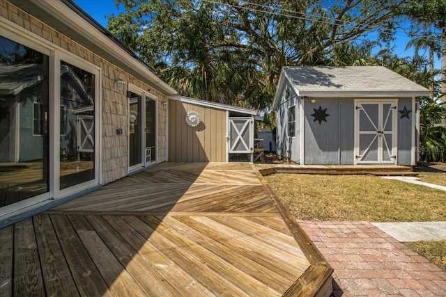 2728 58th St S, Gulfport, FL 33707 - view of wooden deck