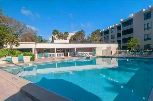 2615 Cove Cay Dr Unit 409, Clearwater, FL 33760 - view of community pool