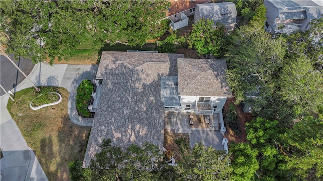 aerial view of property and surrounding area