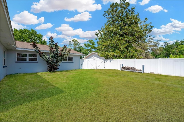 607 Carolyn Dr, Brandon, FL 33510 - view of yard featuring a fenced backyard