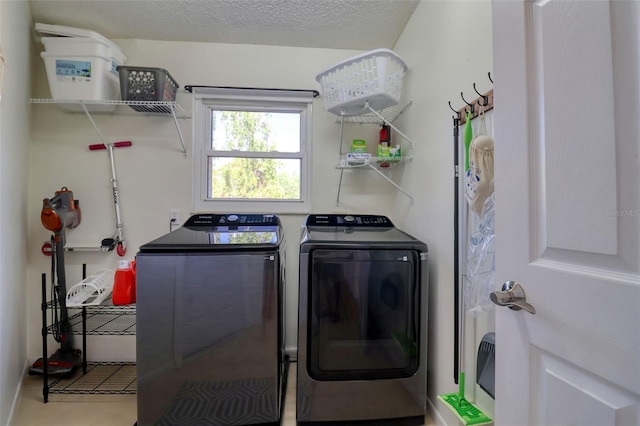 506 Summerwood Ct, Tarpon Springs, FL 34689 - laundry area with independent washer and dryer