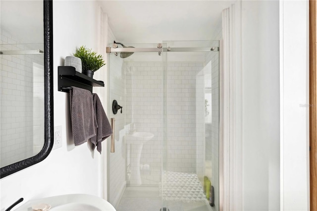 36601 Roberts Rd, Dade City, FL 33525 - full bathroom with a stall shower