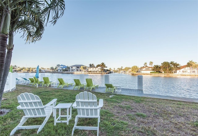 view of yard featuring a water view