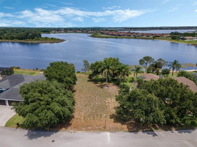634 Hart Lake Dr, Winter Haven, FL 33884
