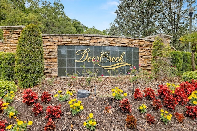 view of community / neighborhood sign