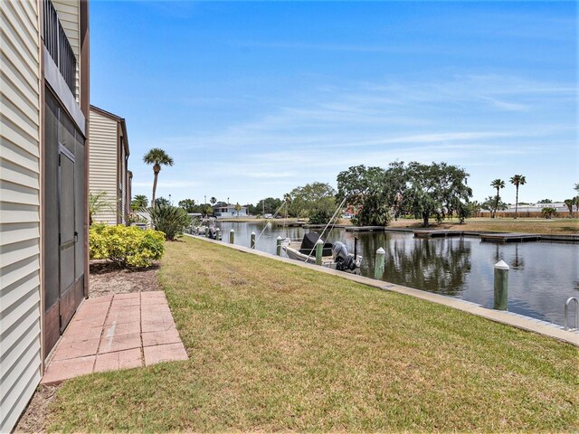 view of yard featuring a water view